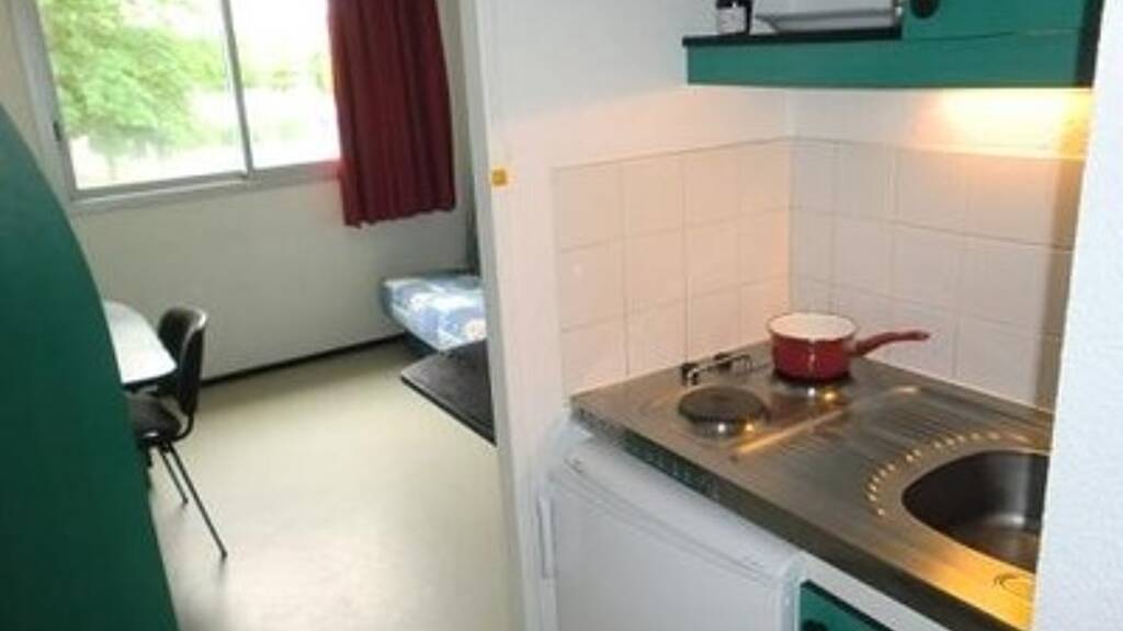 Appartement à louer - logement étudiant 348 € 1 pièce 18 m² Étage 2/15 Gibauderie Poitiers 86000