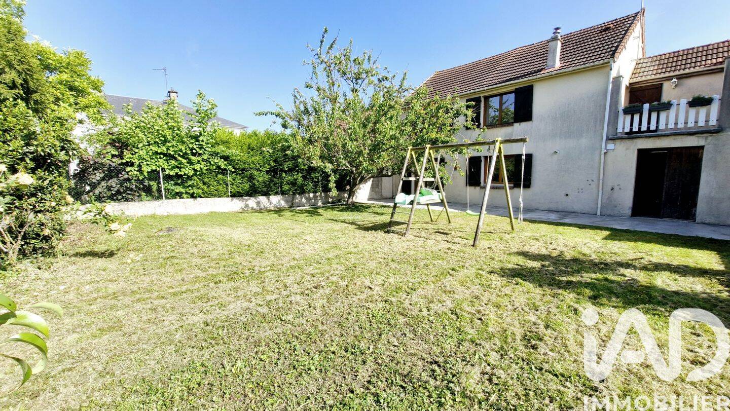 Maison 7 pièces 131 m² · à Lucé · 131,3 m² · 239 000 €
