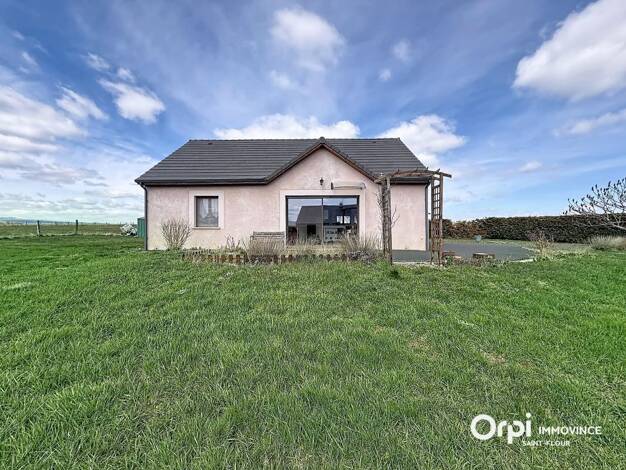 Maison à vendre 182 000 € 3 pièces 2 chambres 85 m² 1 512 m² de terrain Neuvéglise-sur-Truyère 15170