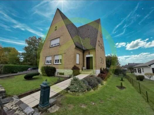 Maison à vendre 229 900 € 5 pièces 3 chambres 180 m² 11 030 m² de terrain Le Lambrecon Jeumont 59460