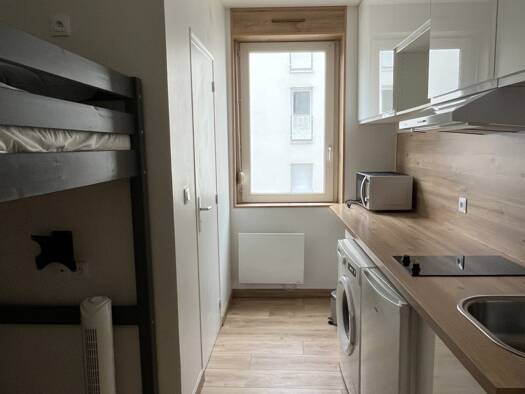 Studio à louer 365 € 1 pièce 10,3 m² Étage 1/3 Sud Tarare 69170