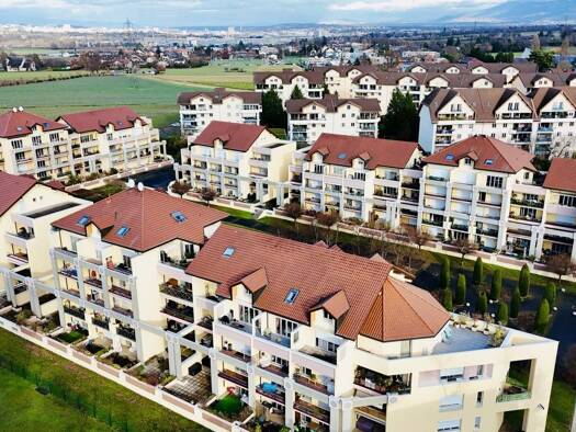 Appartement à vendre 750 000 € 6 pièces 4 chambres 177 m² Étage 3/3 Saint-Julien-en-Genevois 74160