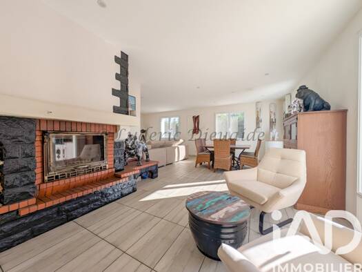 Maison à vendre 275 000 € 5 pièces 4 chambres 177 m² 3 372 m² de terrain Zone Rurale Lavaur 81500