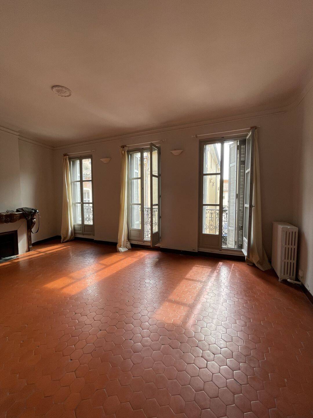 Appartement 4 pièces 101 m² · à Aix-en-Provence · 100,8 m² · 1 500 €/mois