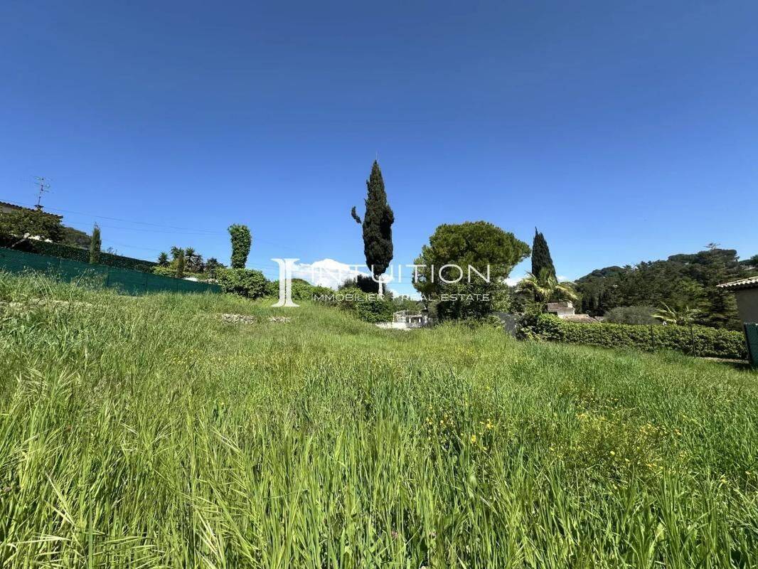 Terrain de 778 m² à Mougins - photo 2