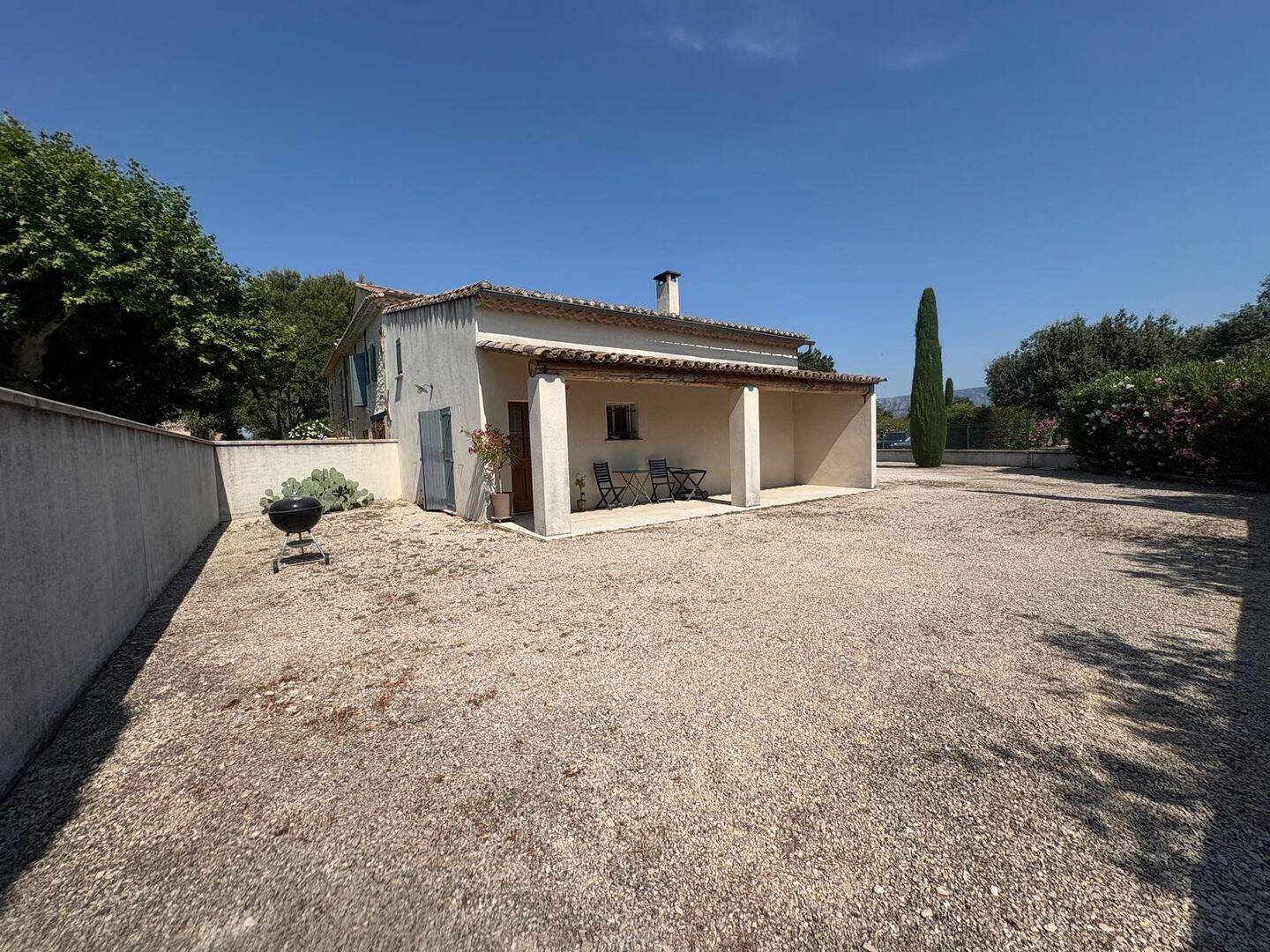 Maison 3 pièces 92 m² · à Mallemort · 92 m² · 1 400 €