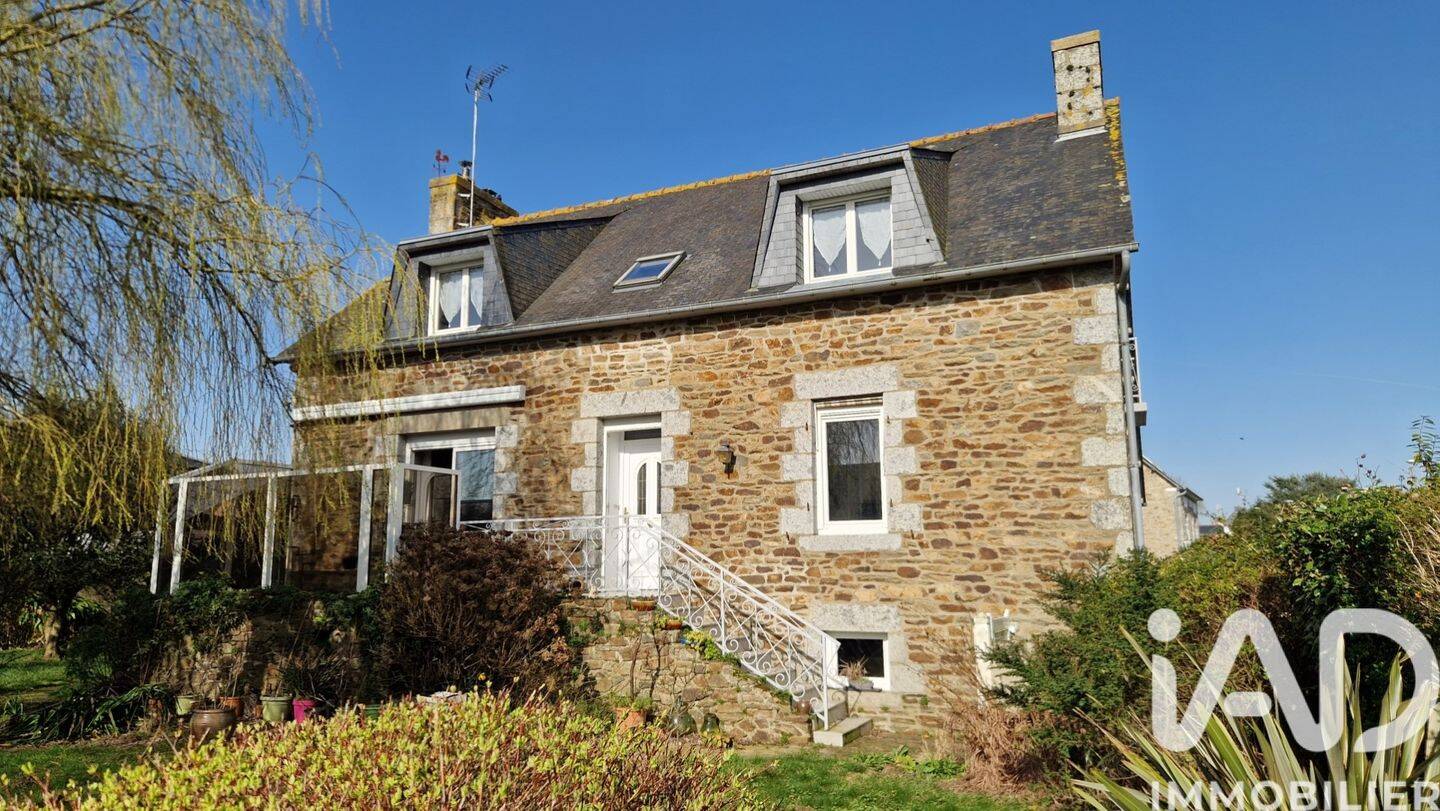 Maison 6 pièces 146 m² · à Plouguenast-Langast · 146 m² · 165 500 €