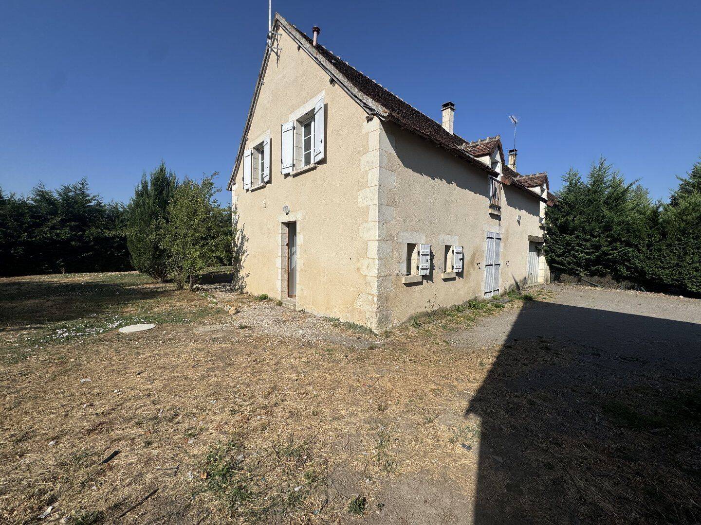 Maison 9 pièces 121 m² · à Azay-le-Ferron · 121 m² · 155 000 €