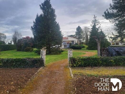 Pavillon à vendre 262 500 € 5 pièces 3 chambres 125 m² 4 882 m² de terrain Saint-Gelais 79410