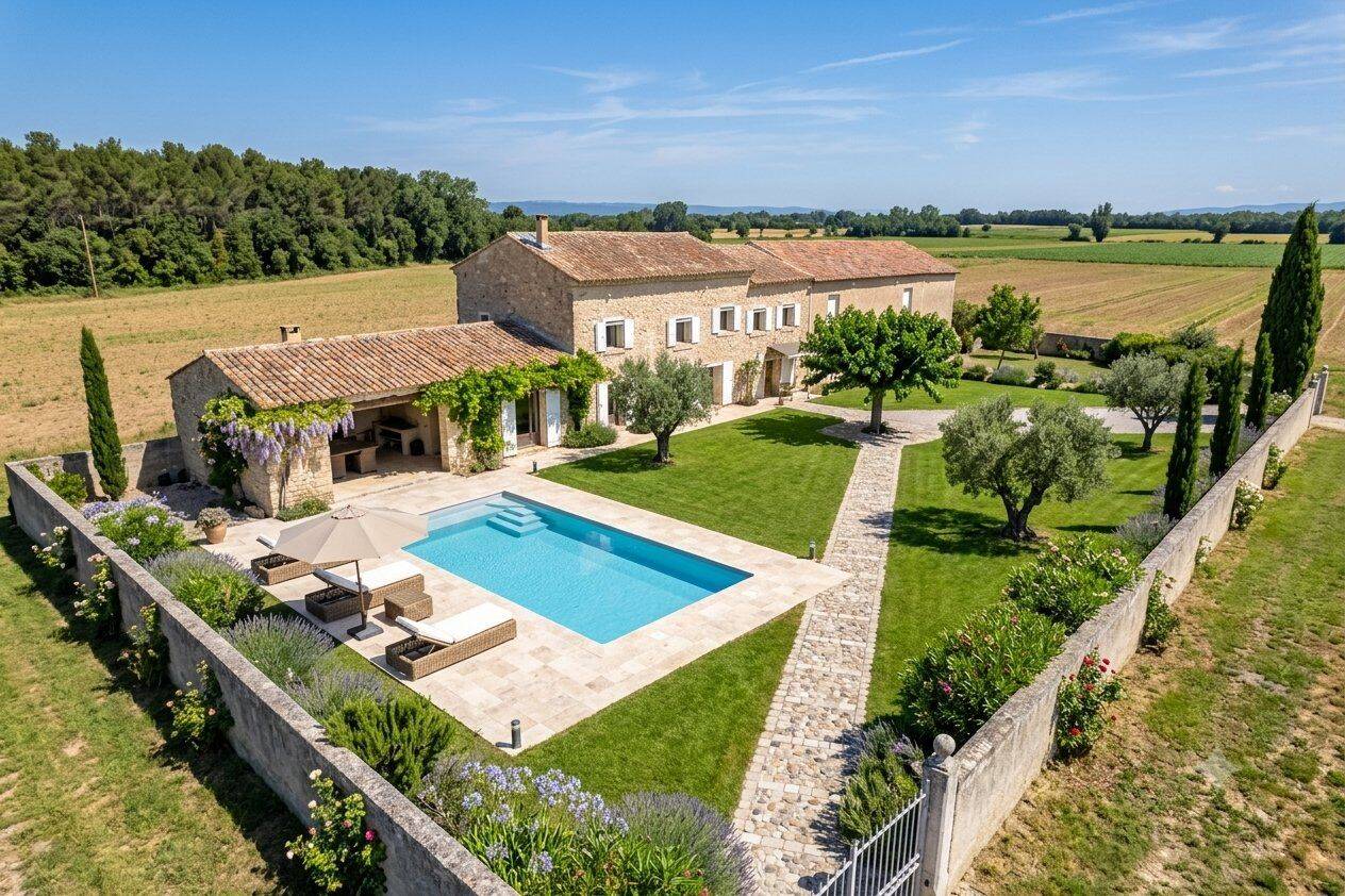 Maison 7 pièces 270 m² · à L'Isle-sur-la-Sorgue · 270 m² · 695 000 €