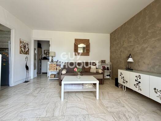 Appartement à vendre 145 000 € 1 pièce 32 m² RDC/3 Robert Schumann Neuilly-sur-Marne 93330