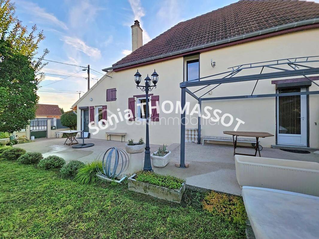 Maison 6 pièces 157 m² · à Bonnencontre · 157 m² · 255 000 €