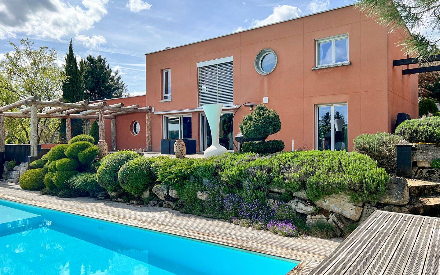 Maison 10 pièces 252 m² · à Port-sur-Saône · 252 m² · 600 000 €
