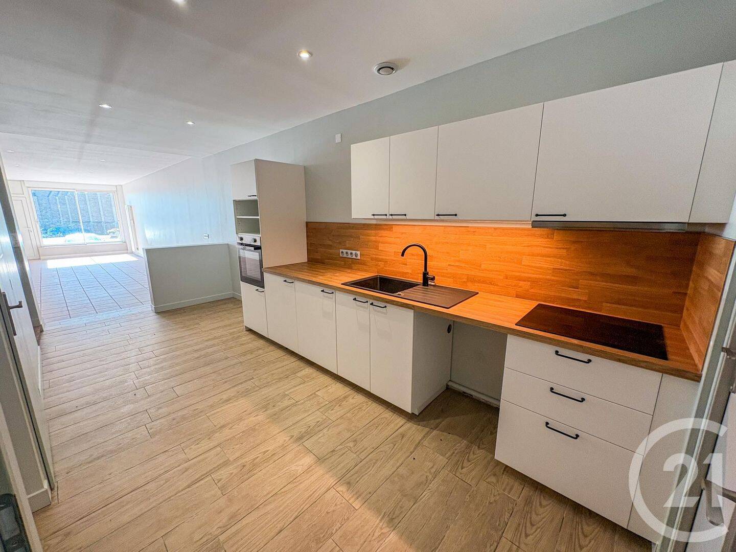 Maison 5 pièces 151 m² · à Romanèche-Thorins · 151,2 m² · 239 000 €