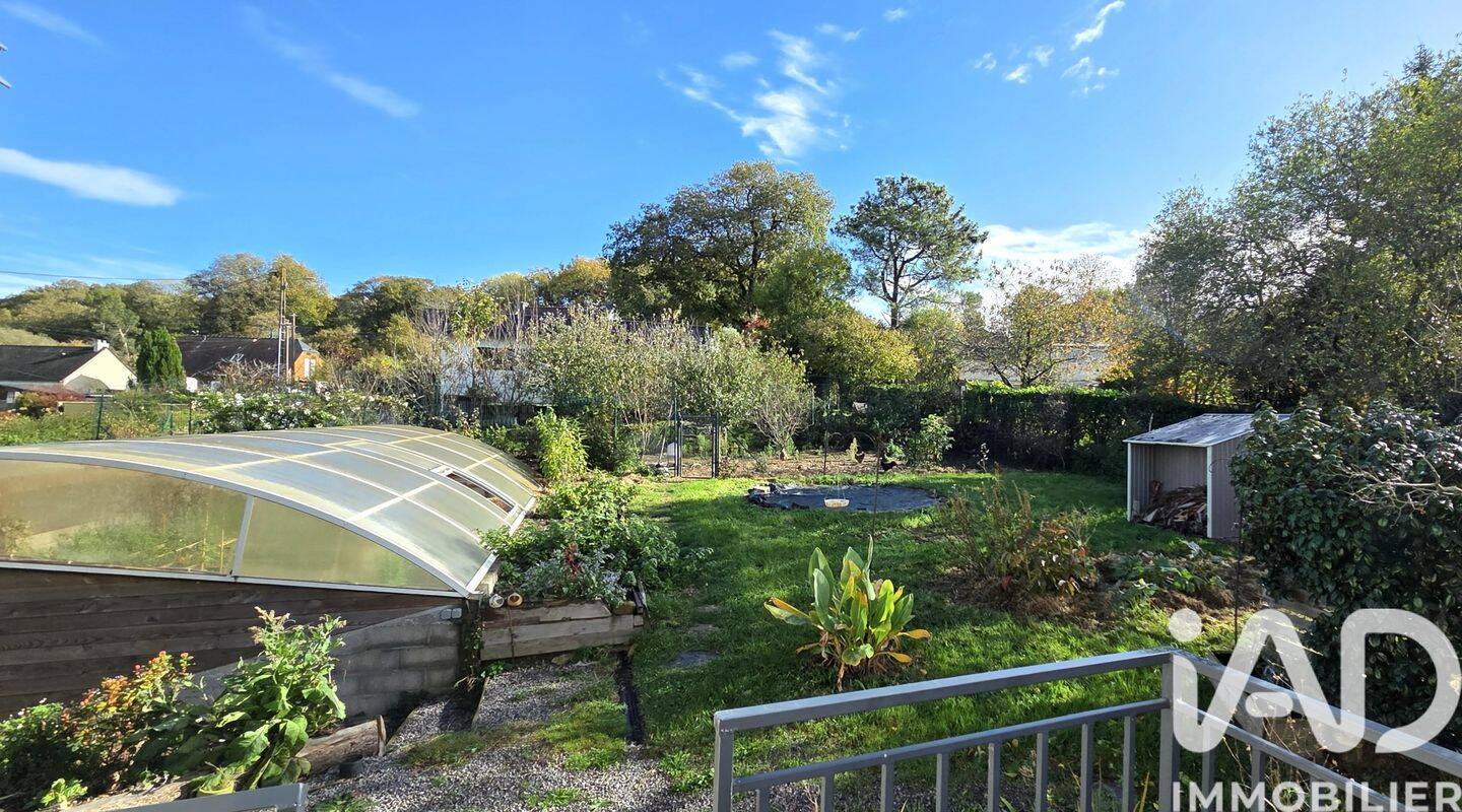 Maison 7 pièces 174 m² · à Saint-Jean-la-Poterie · 174 m² · 295 000 €