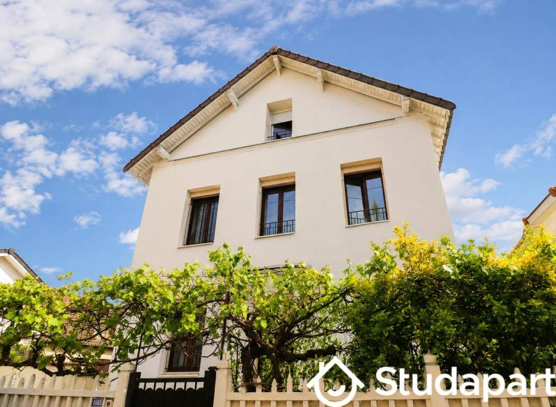 Maison 7 pièces 150 m² · à Chatou · 150 m² · 800 €