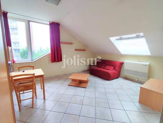 Appartement à louer 598 € 1 pièce 21,7 m² Étage 2/2 Maquis du Gresivaudan Sud La Tronche 38700