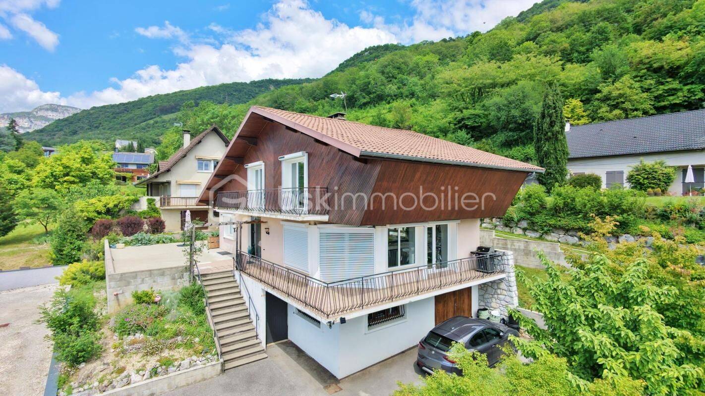 Maison 6 pièces 174 m² · à Challes-les-Eaux · 174 m² · 549 000 €
