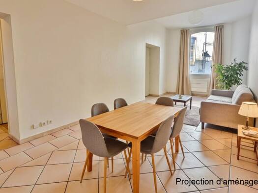 Appartement à vendre 240 000 € 3 pièces 2 chambres 75,6 m² Étage 1/2 Centre Ville-Mejan-La Cité Arles 13200