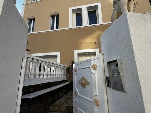 Appartement à vendre 252 000 € 4 pièces 3 chambres 80 m² 2ème étage La Seyne-sur-Mer 83500