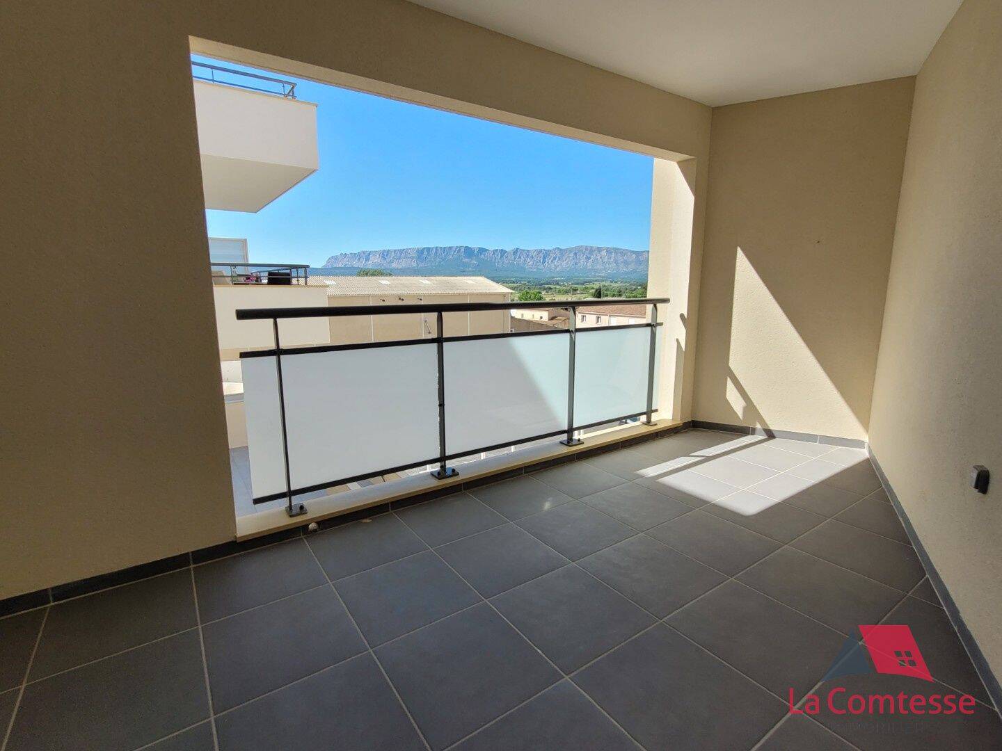 Appartement 1 pièce 30 m² · à Trets · 30,1 m² · 696 €