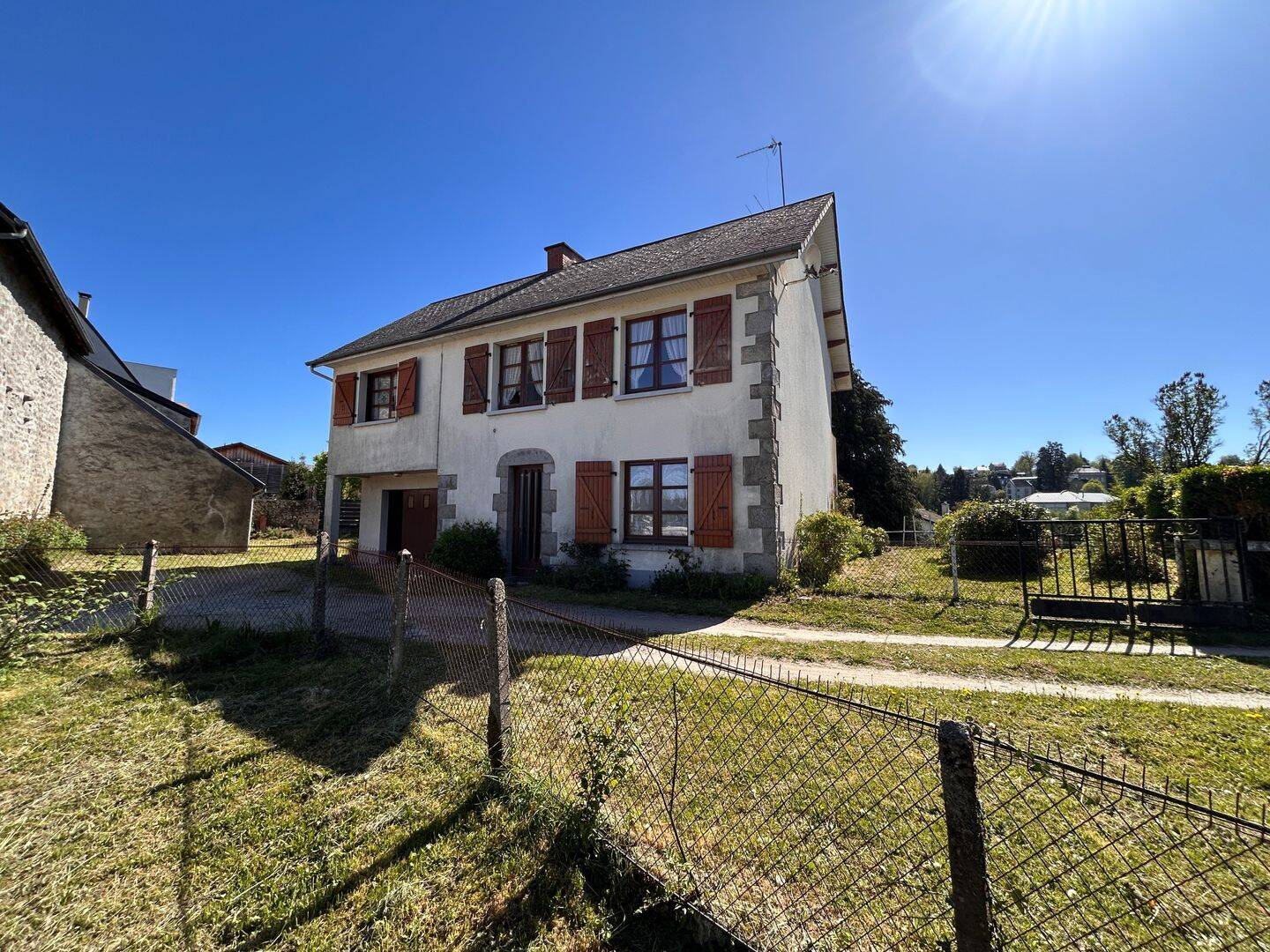 Maison 5 pièces 100 m² · à Ussel · 100 m² · 129 600 €
