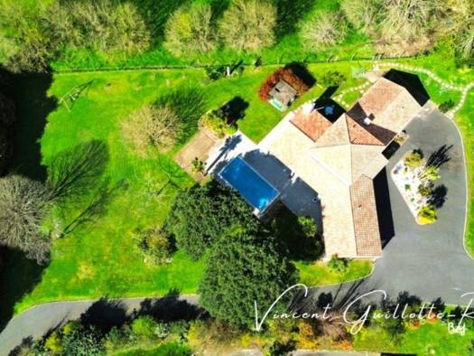 Villa à vendre 628 000 € 5 pièces 4 chambres 160 m² 3 756 m² de terrain Port-Saint-Père 44710