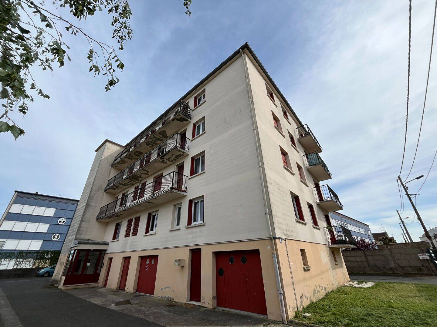 Appartement 4 pièces 83 m² · à Nevers · 82,8 m² · 56 500 €