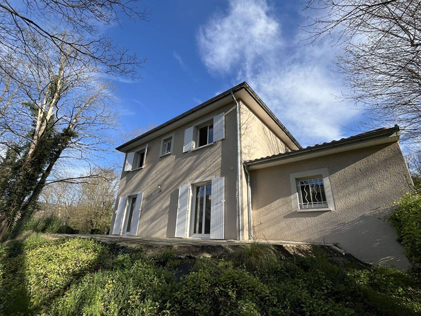 Maison 6 pièces 125 m² · à Fontaines-sur-Saône · 125 m² · 1 789 €/mois