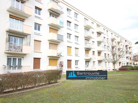 Appartement à vendre 247 000 € 4 pièces 2 chambres 70 m² Étage 3/4 Main de Fer Houilles 78800