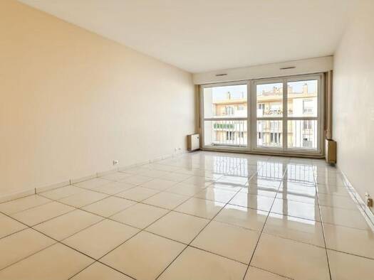 Appartement à vendre 262 500 € 5 pièces 4 chambres 105 m² Étage 4/8 Reims 51100