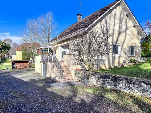 Maison à vendre 573 500 € 9 pièces 6 chambres 208 m² 3 600 m² de terrain Montardon 64121