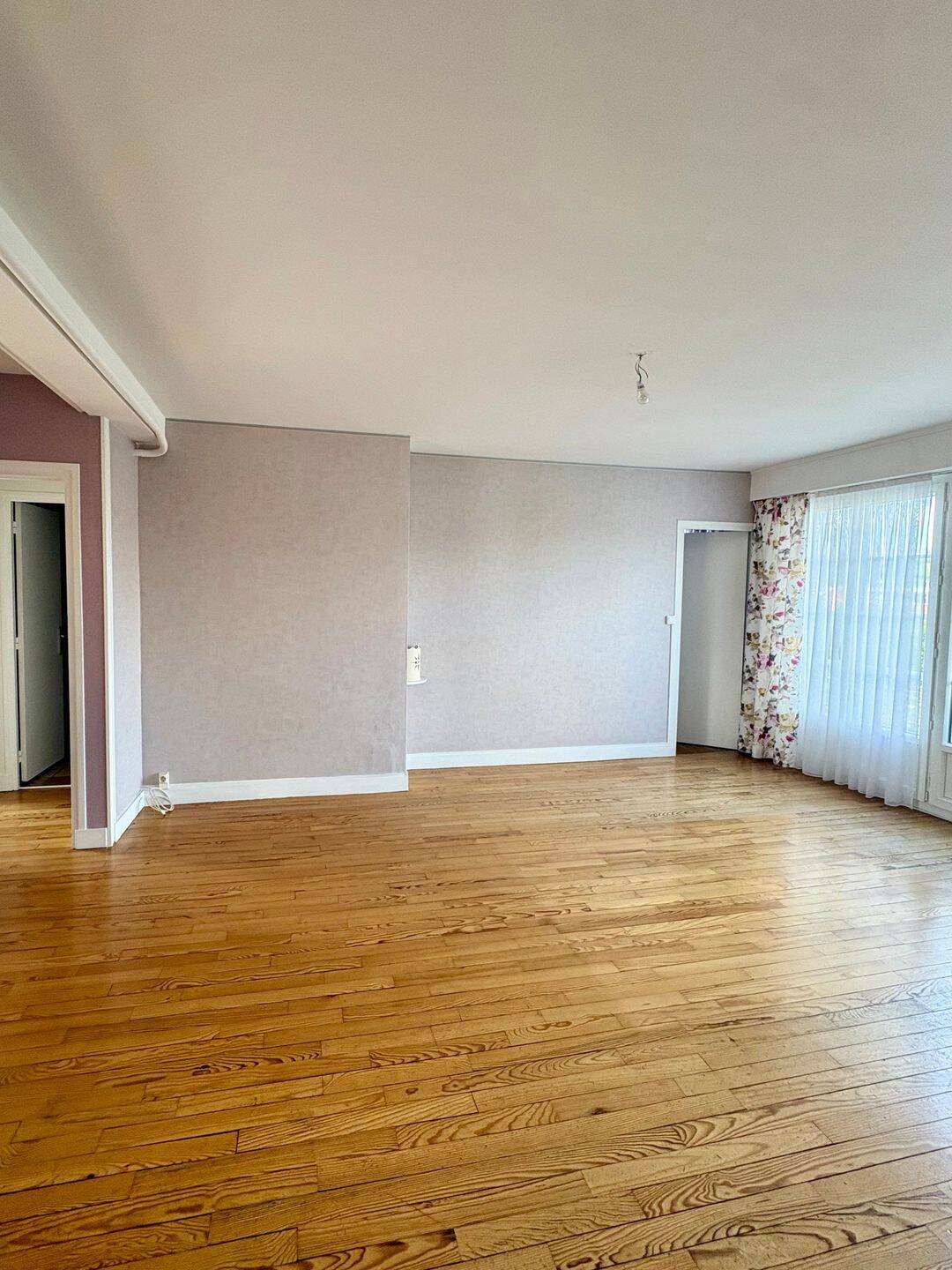 Appartement 4 pièces 77 m² · à Lisieux · 77 m² · 149 500 €