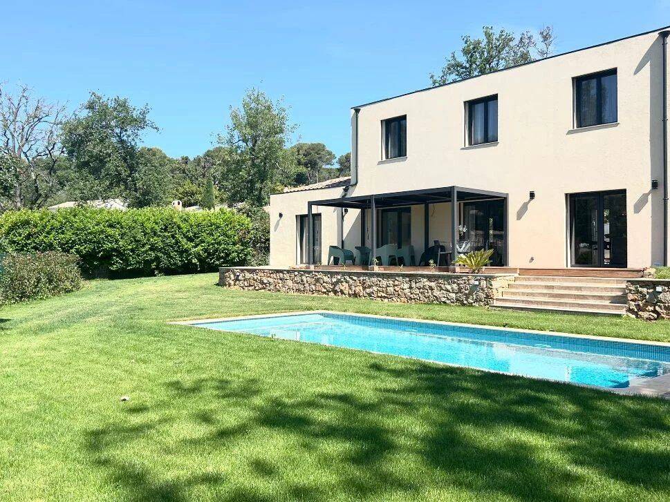Maison 4 pièces 167 m² · à Saint-Paul-de-Vence · 167 m² · 5 000 €/mois