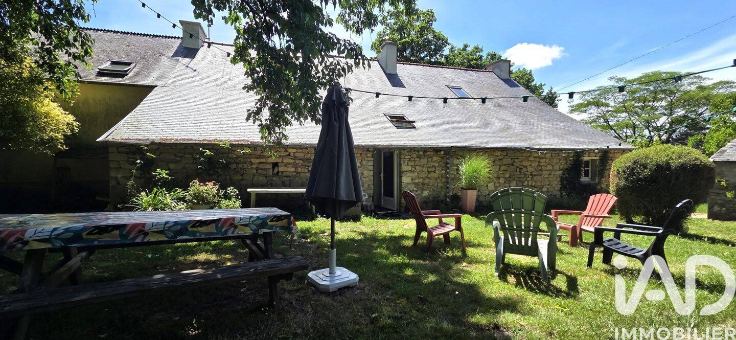 Maison 8 pièces 182 m² · à Saint-Jacut-les-Pins · 181,5 m² · 250 000 €