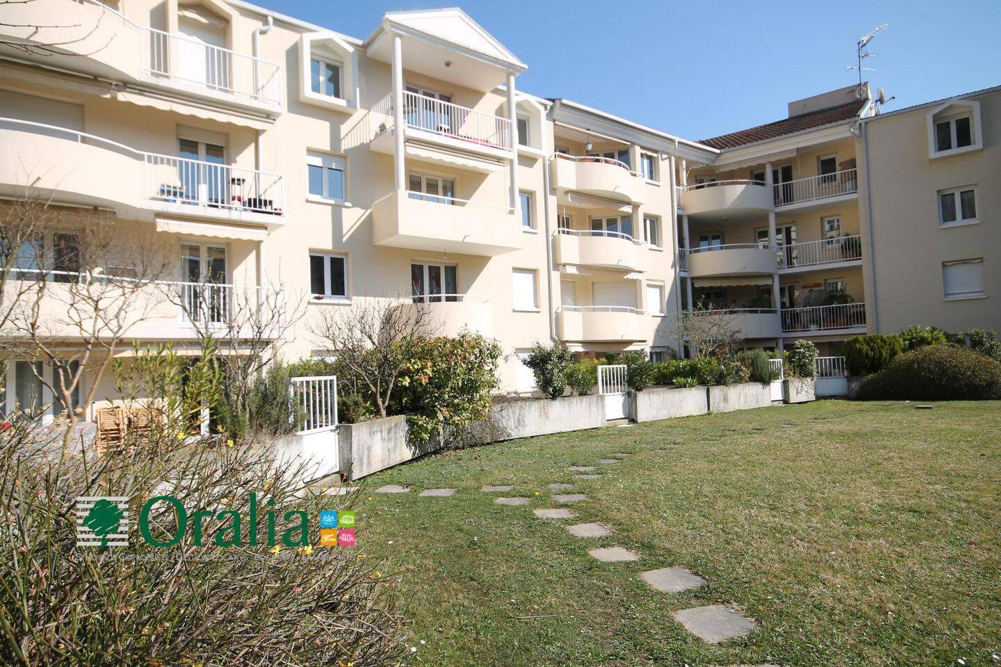 Appartement 3 pièces 70 m² · à Grenoble · 69,8 m² · 1 032 €