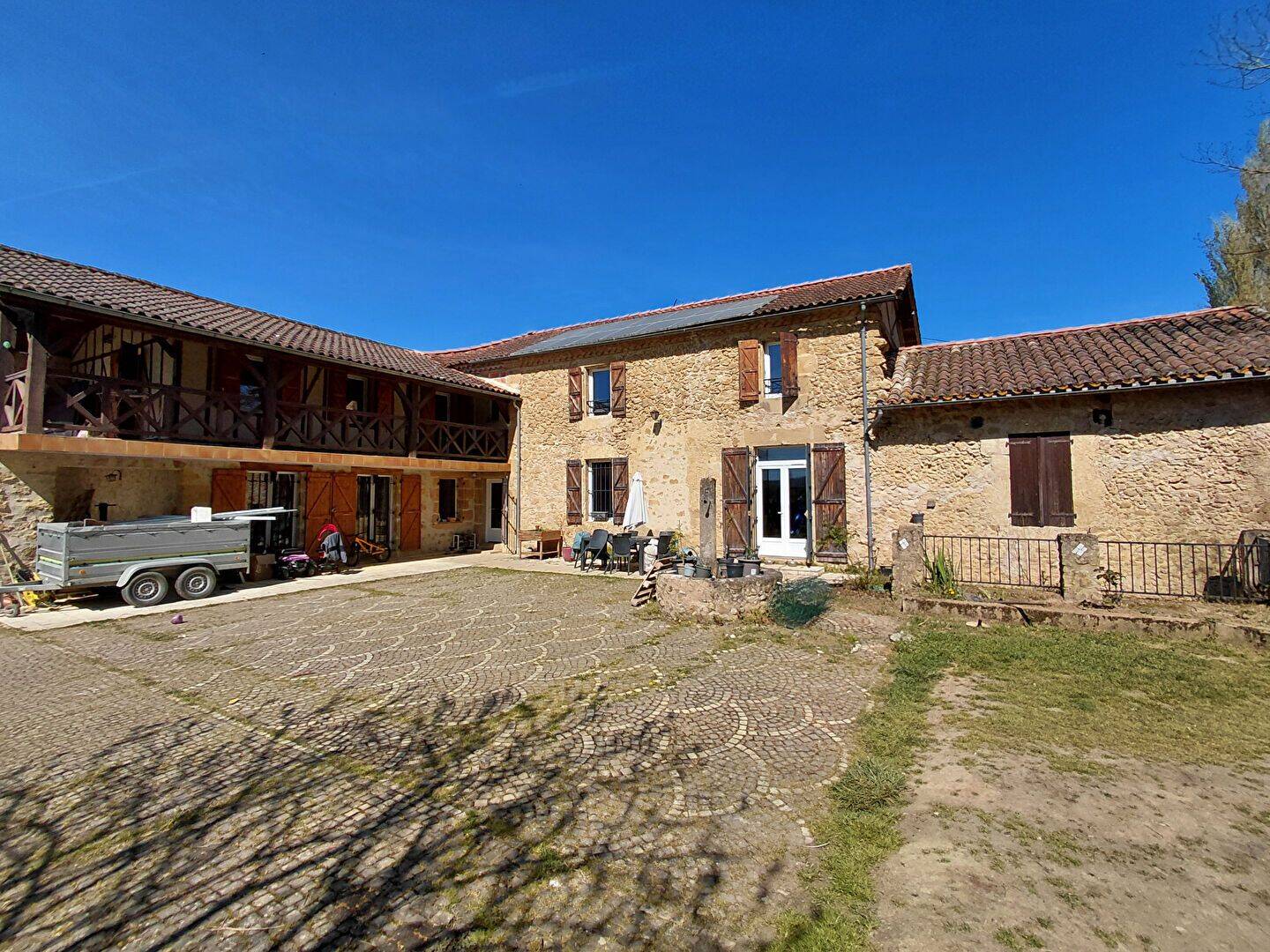 Maison 7 pièces 231 m² · à Montesquiou · 231 m² · 308 000 €