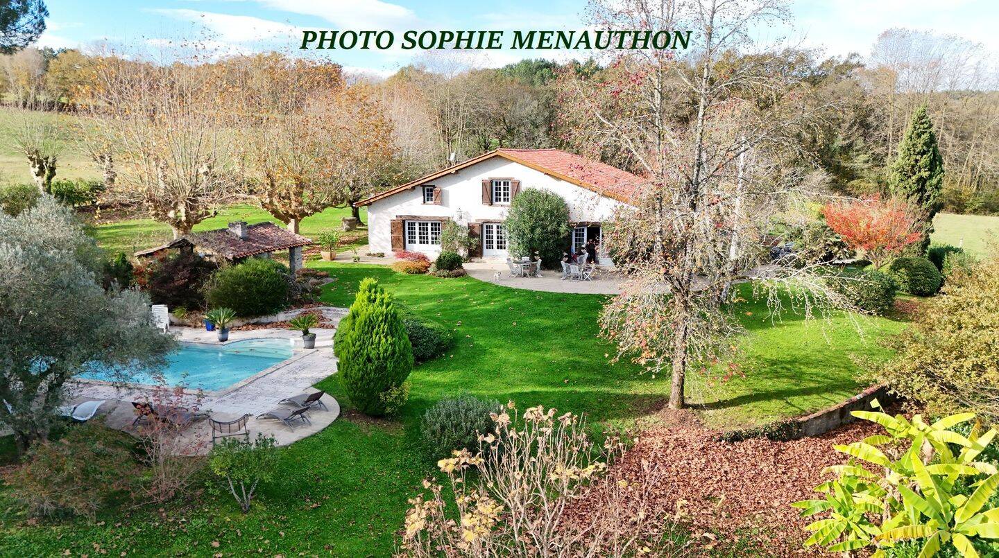 Maison 7 pièces 292 m² · à Sainte-Marie-de-Gosse · 292 m² · 899 000 €