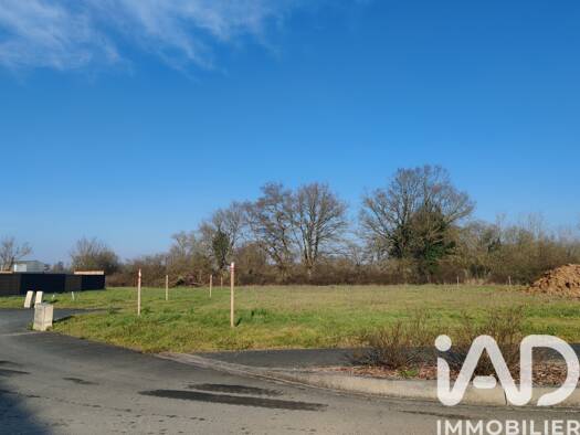 Terrain constructible viabilisé à vendre 23 529 € 658 m² de terrain Saint-Paul-du-Bois 49310