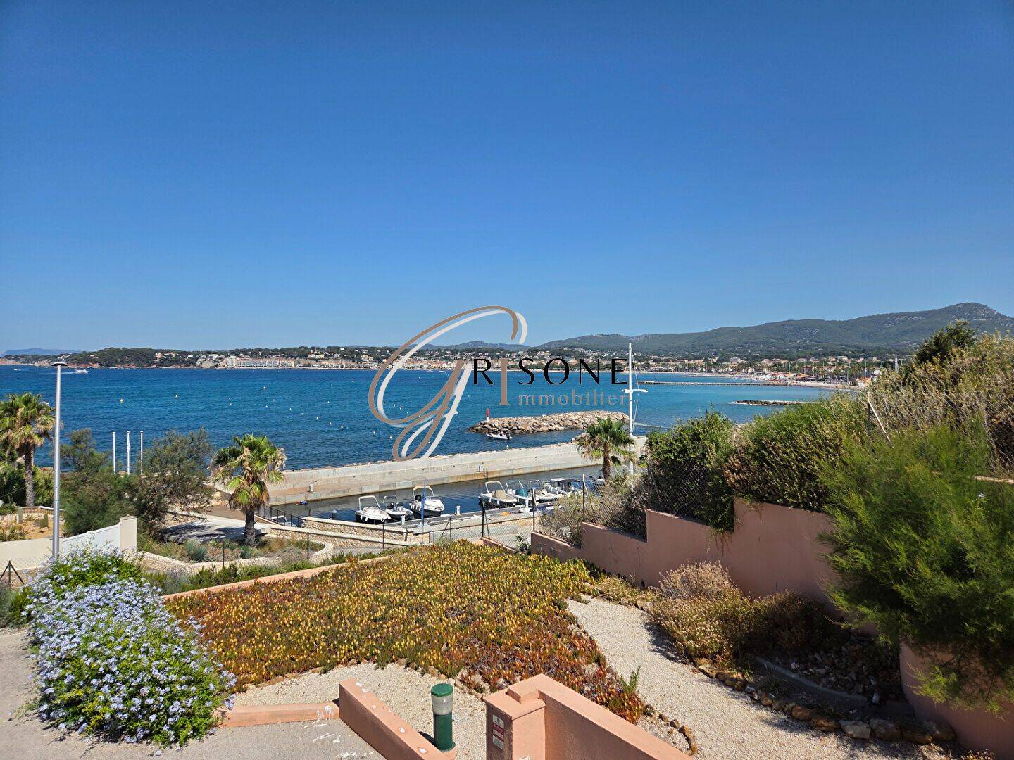 Appartement 2 pièces 53 m² · à Six-Fours-les-Plages · 53 m² · 369 000 €