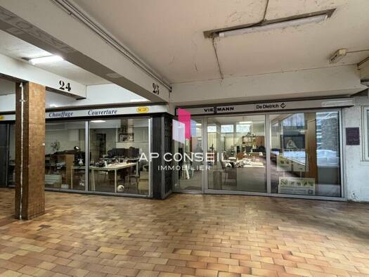 Local d'activités à vendre 350 000 € 271 m² d'espace de stockage Fontaine Henri IV Chaville 92370