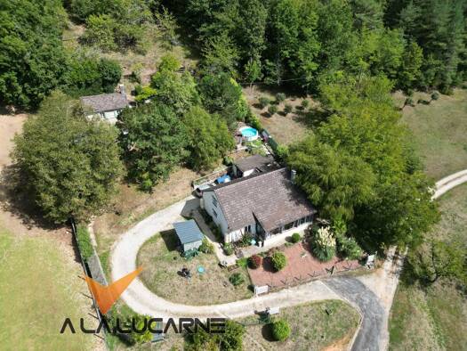 Maison à vendre 252 000 € 4 pièces 3 chambres 94 m² 4 400 m² de terrain Le Lardin-Saint-Lazare 24570