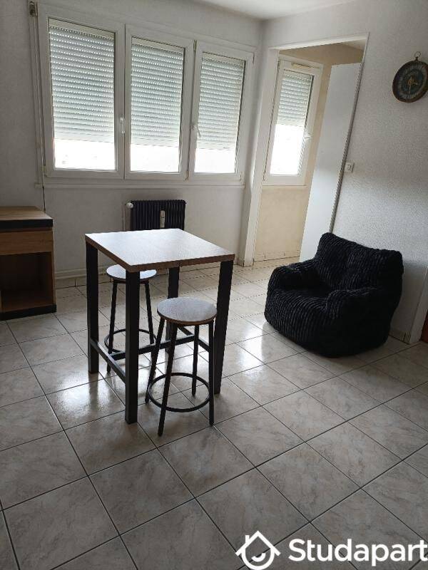 Appartement 1 pièce 25 m² · à Saint-Julien-les-Villas · 25 m² · 460 €