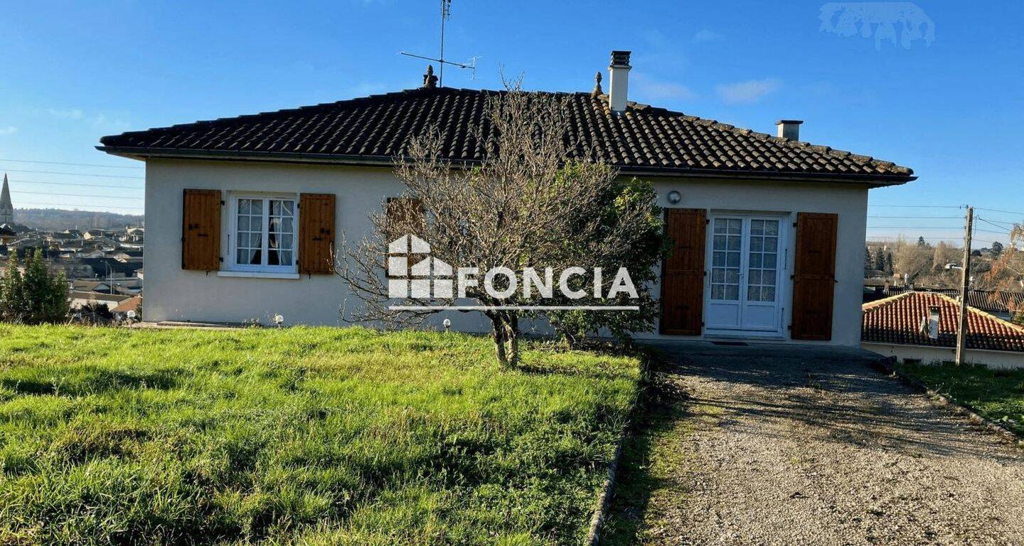 Maison 6 pièces 142 m² · à La Rochefoucauld-en-Angoumois · 142,3 m² · 209 867 €
