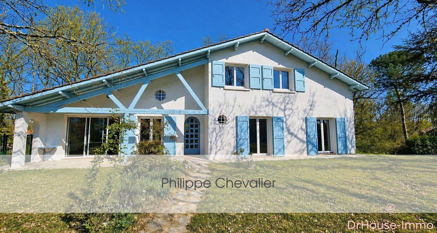 Maison 8 pièces 215 m² · à Labastide-Saint-Pierre · 215 m² · 384 000 €