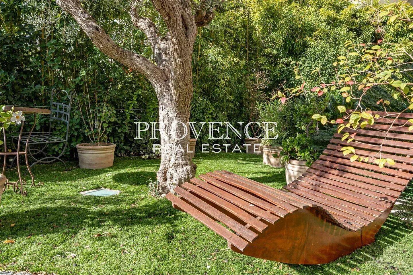 Appartement 4 pièces 165 m² · à Marseille 8ème Arrondissement · 165 m² · 5 800 €/mois