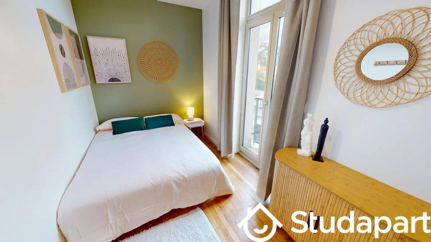 1 pièce 11 m² · à Bron · 11 m² · 570 €