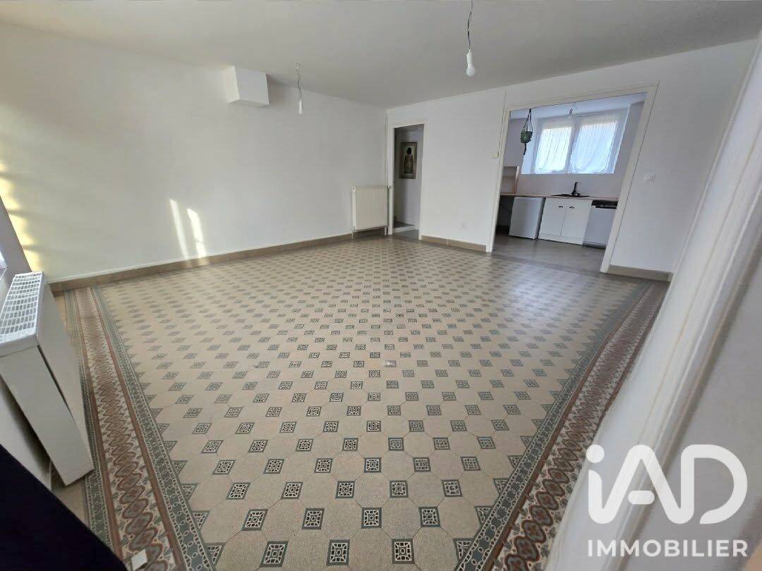 Maison 5 pièces 116 m² · à Saint-Étienne-au-Temple · 116 m² · 950 €