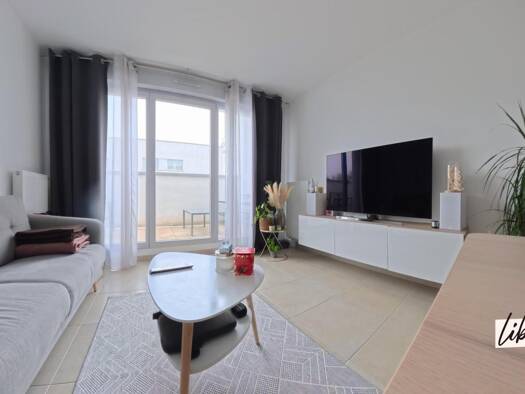 Appartement à vendre 199 000 € 2 pièces 1 chambre 42 m² Étage 1/1 Bezannes 51430