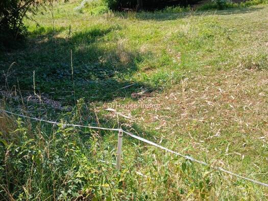 Terrain constructible à vendre 170 000 € 2 134 m² de terrain Saint-Cyr-sur-Menthon 01380